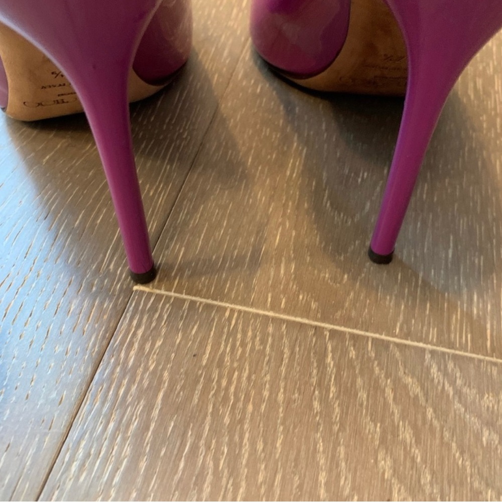Jimmy Choo 💯% original  - Magenta Size 37/ US 7 - Picture 6 of 6